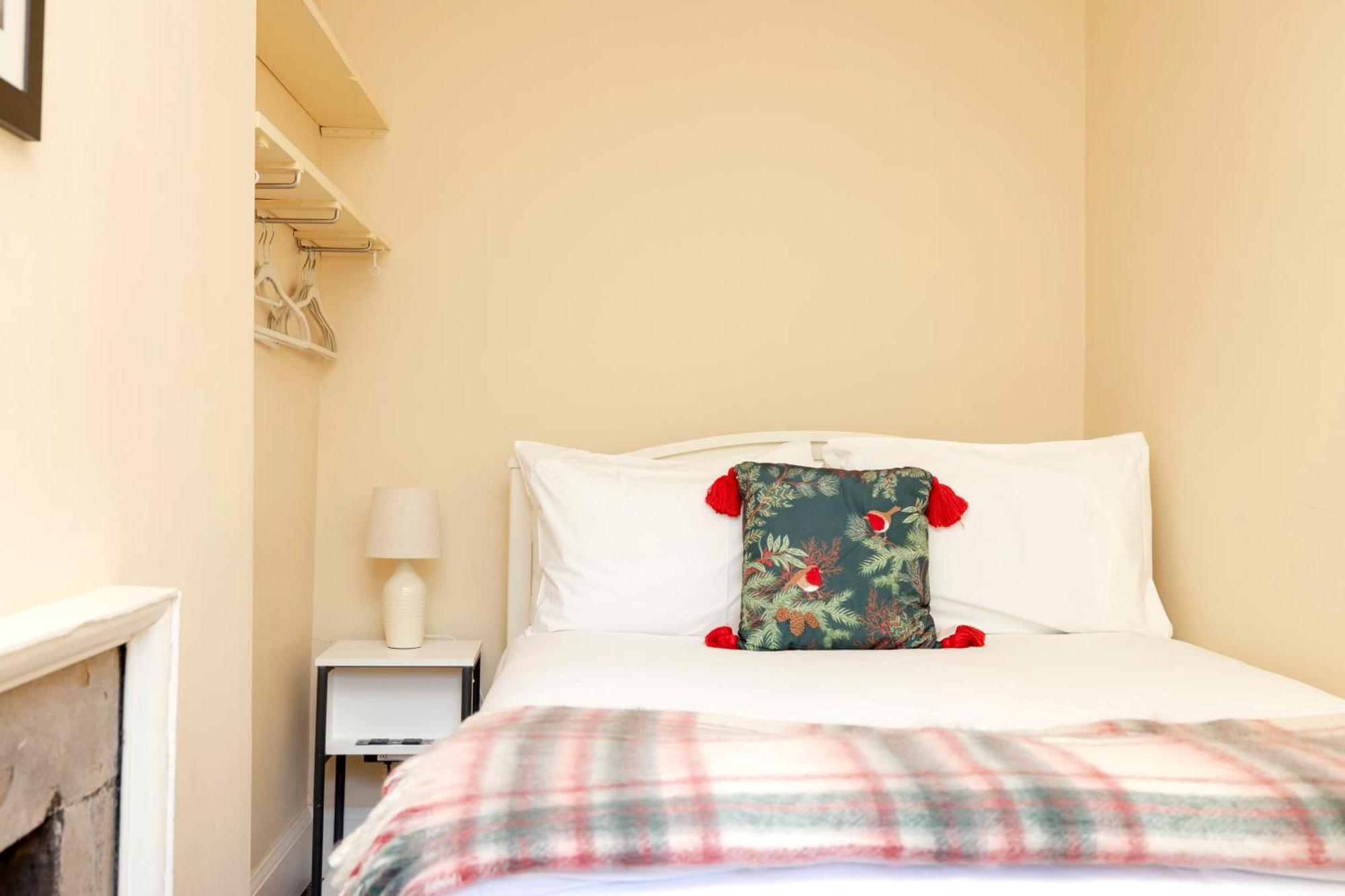 Joivy Beautiful Apartment, Private Garden, Calton Hill Эдинбург Экстерьер фото