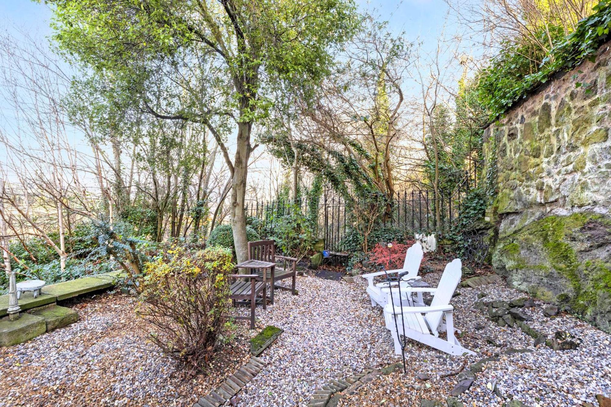 Joivy Beautiful Apartment, Private Garden, Calton Hill Эдинбург Экстерьер фото