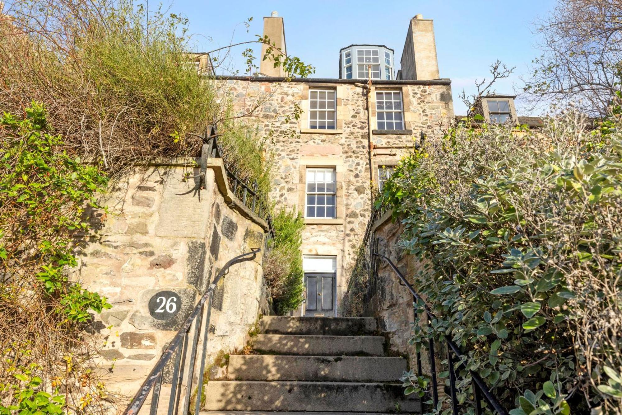 Joivy Beautiful Apartment, Private Garden, Calton Hill Эдинбург Экстерьер фото